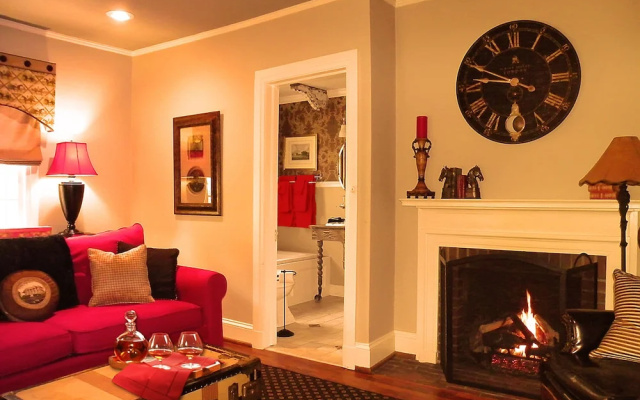 photo 2 of 10 Fitch Luxurious Romantic Inn