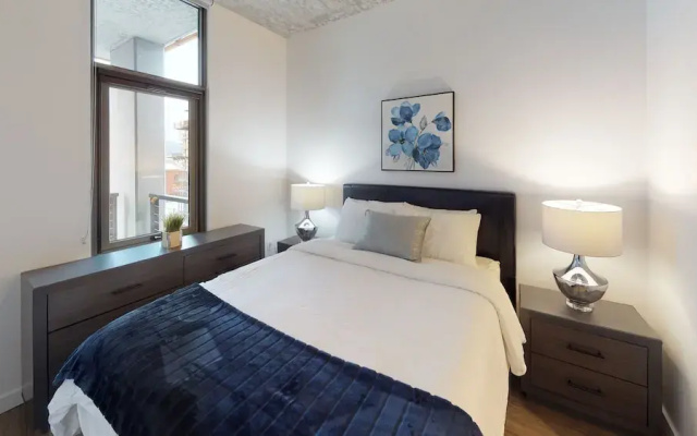 photo 2 of 100 Walkscore Backbay Condos by Barsala