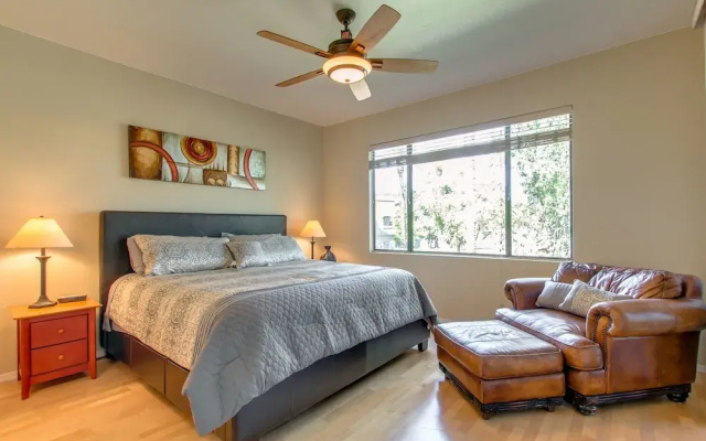 photo 3 of 100th Street - 2 Br condo by RedAwning