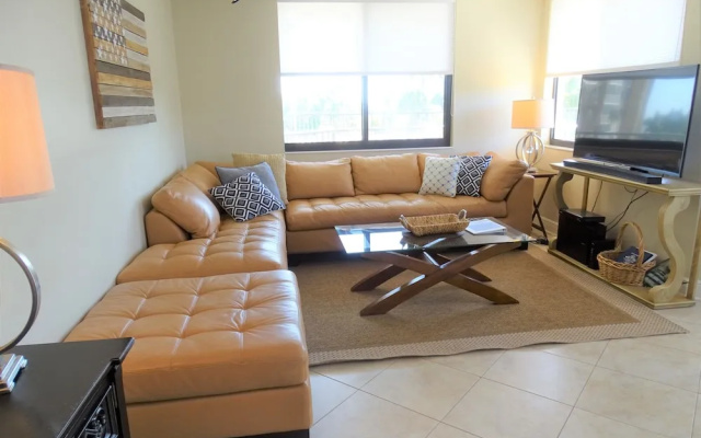 photo 2 of 101 - Excelsior 2 Bedrooms 2 Bathrooms Condo