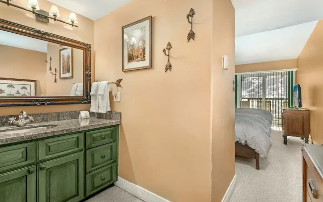 photo 2 of 103 Fallridge Miniums 3 Bedroom Condo by RedAwning