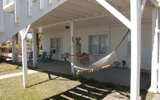 photo 2 of 1043-1 Parham, Downstairs - 3 Br Apts