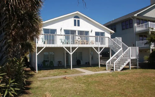 photo 3 of 1043-1 Parham, Downstairs - 3 Br Apts