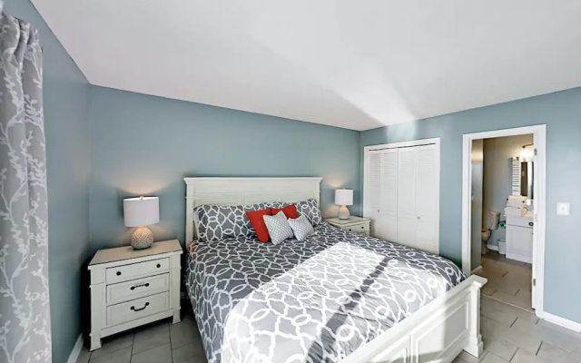 photo 5 of 105 South Ocean Boulevard Condo 3 Bedrooms 2 Bathrooms Condo