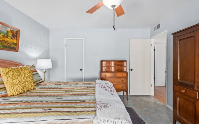 photo 4 of 105th Sun City 2 Bedroom Home by Redawning