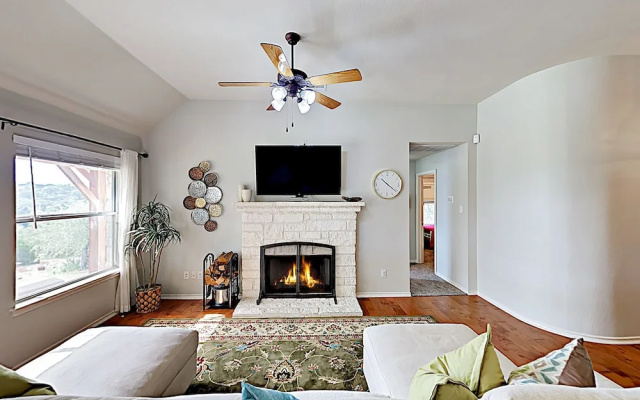 photo 2 of 10807 Dripping Springs - 3 Br Home