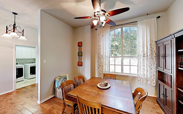 photo 4 of 10807 Dripping Springs - 3 Br Home