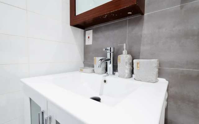 photo 4 of 109-9 Beautiful Best Value Spacious 2br NYC Apt