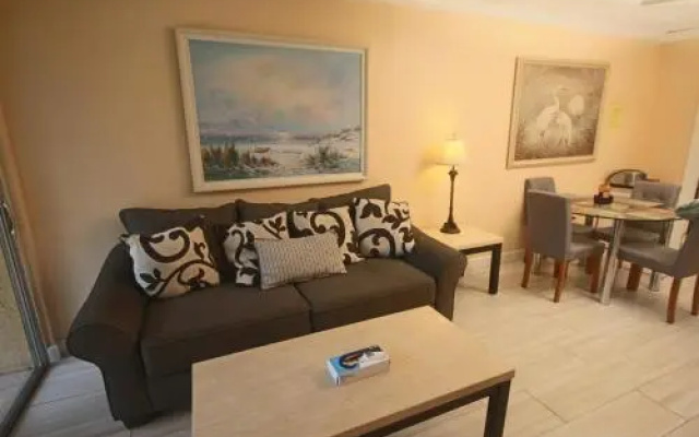 photo 3 of 1/1 bed&bath condos 5 min drive to Siesta