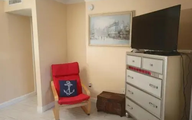 photo 4 of 1/1 bed&bath condos 5 min drive to Siesta
