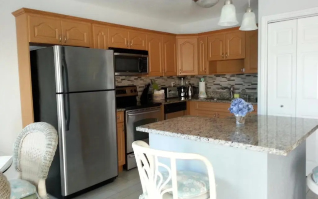 photo 3 of 1+1 Large condo Sarasota