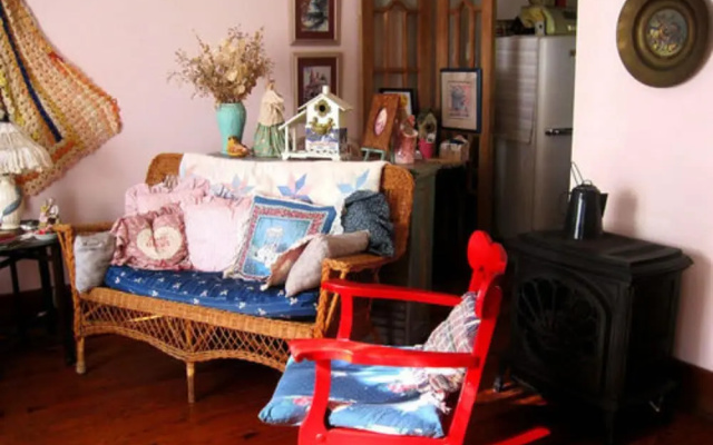 photo 3 of 11 Singleton House Bed & Breakfast