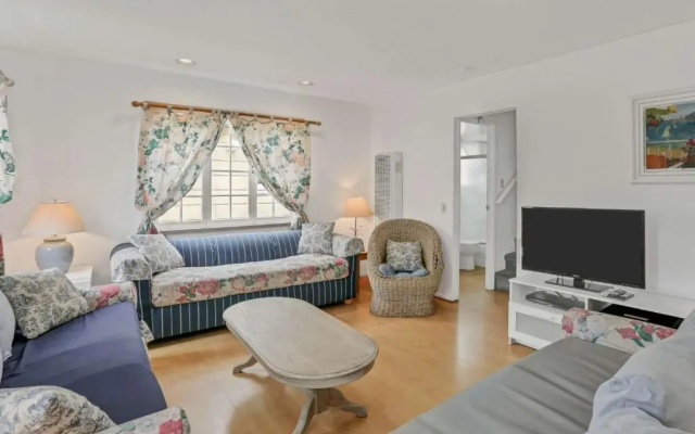 photo 3 of 1106 Park Avenue