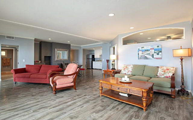 photo 3 of 1121 Oceanside - 4 Br Home