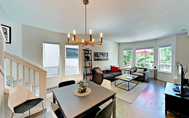 photo 2 of 1124 14th Ave Townhome by RedAwning