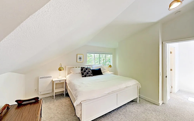 photo 5 of 1124 14th Ave Townhome by RedAwning