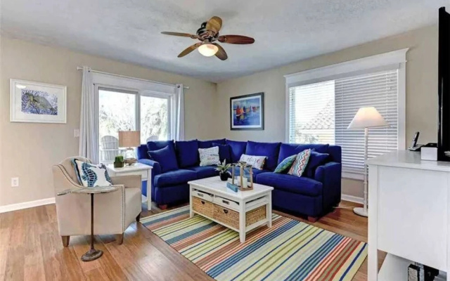 photo 2 of 113 8th Street South Apartment 2