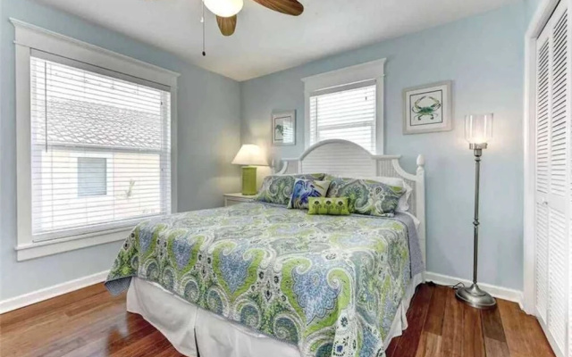 photo 3 of 113 8th Street South Apartment 2
