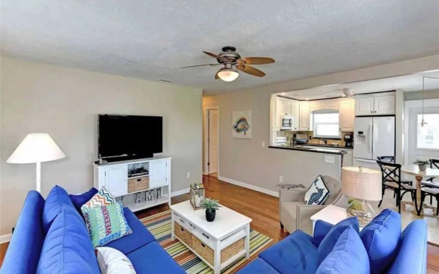 photo 4 of 113 8th Street South Apartment 2