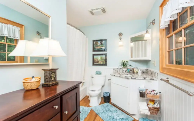 photo 5 of 113 Mountain Cove Road House 4 Bedrooms 3.5 Bathrooms Home