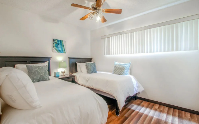 photo 5 of 114 Onyx Avenue Townhouse 3 Bedrooms 2 Bathrooms Townhouse