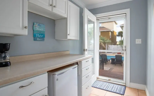 photo 2 of 114 Southfields Rd Anchors Away - Four Bedroom House