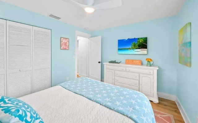 photo 4 of 11431 Dickey Lane-kaztiva 3 Bedroom Home by RedAwning