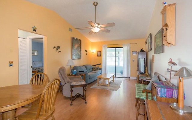 photo 5 of 1152F - Fairvilla by RedAwning