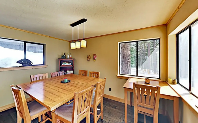 photo 4 of 11541 Truckee - 3 Br Home