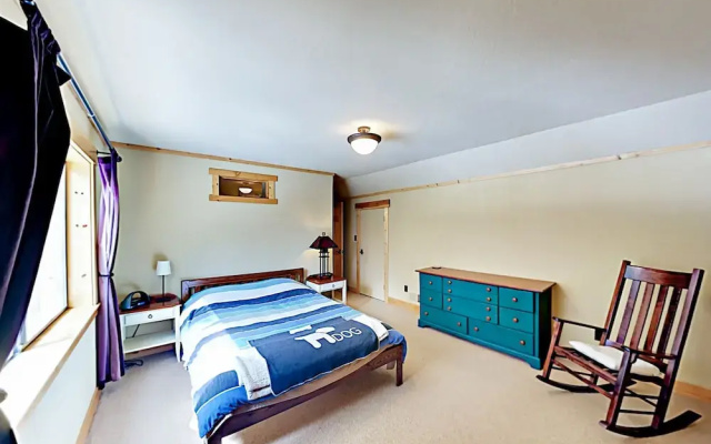 photo 5 of 11541 Truckee - 3 Br Home