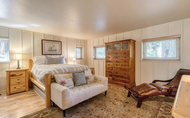 photo 3 of 11640 St Bernard Dr - 6 Br Home
