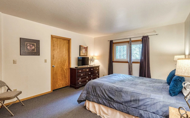 photo 5 of 11640 St Bernard Dr - 6 Br Home