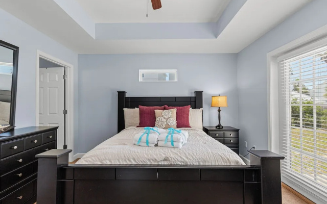 photo 3 of Charming 3bd/2ba Home Close to the Beach! Sleeps 8!