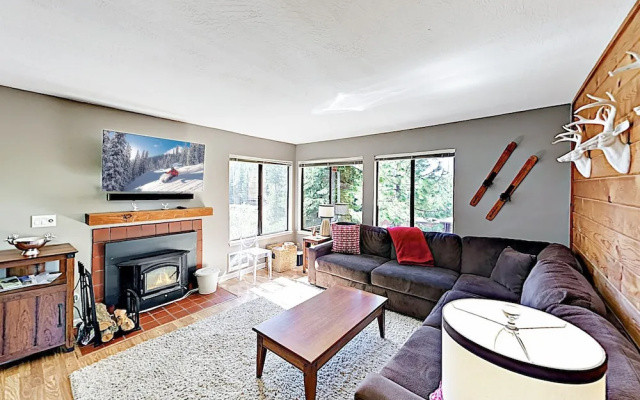 photo 2 of 11711 Truckee - 2 Br Condo