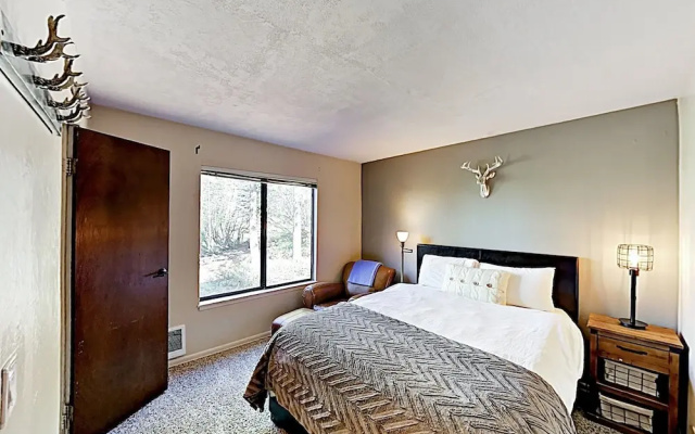 photo 5 of 11711 Truckee - 2 Br Condo