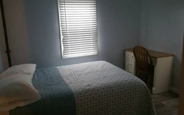 photo 3 of 12 Ashworth Ave
