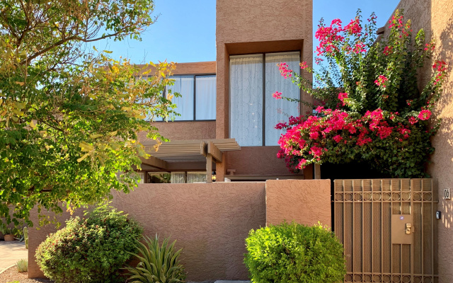 photo 3 of 12 room Scottsdale Golf Tennis Lake Resort Villa
