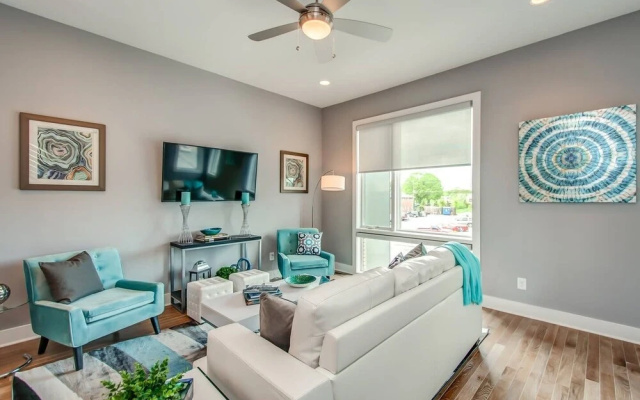 photo 2 of 12 South Luxury Townhome w/ Rooftop Deck Brand New!