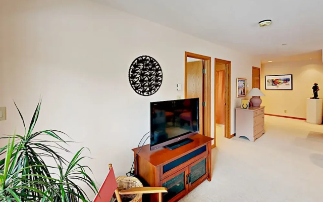 photo 2 of 1206 Village Road Condo Unit B206 1 Bedroom 2 Bathrooms Condo