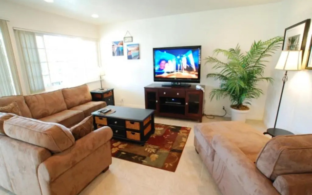 photo 2 of 121 33rd St B (68287)
