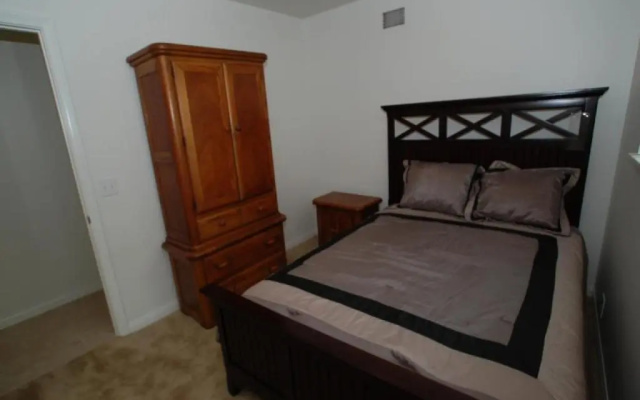 photo 5 of 121 33rd St B (68287)