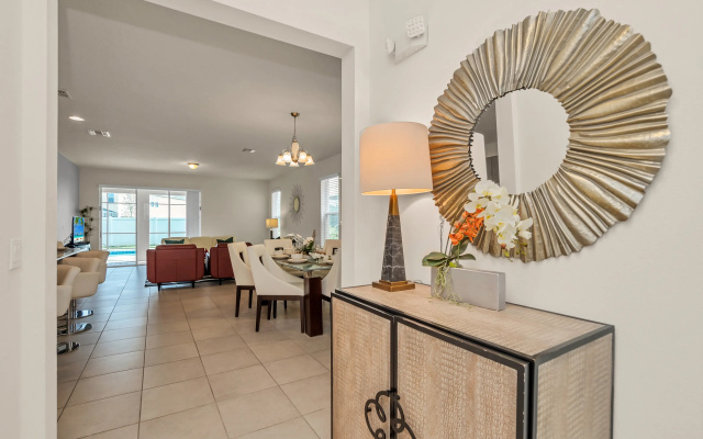 photo 2 of 1210YC Luxury 6 bedroom 5 bathroom with Spa, Davenport, US