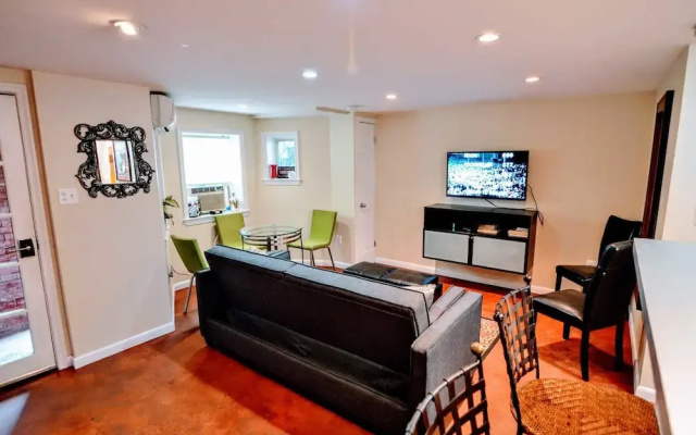 photo 4 of 1218 Independence Apartment #1018 - 1 Br Apts