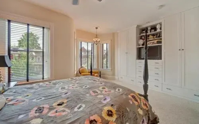 photo 2 of 1218 Southeast Townhome #1017 - 3 Br Townhouse