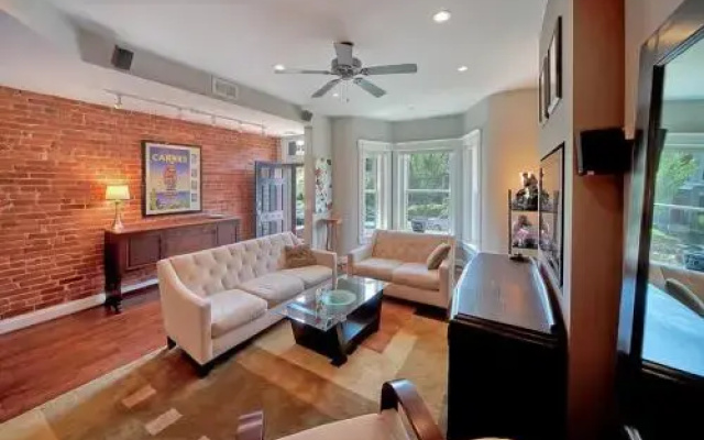 photo 3 of 1218 Southeast Townhome #1017 - 3 Br Townhouse