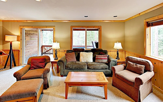 photo 2 of 12205 Truckee - 3 Br Home