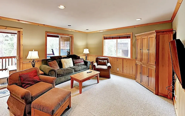 photo 4 of 12205 Truckee - 3 Br Home