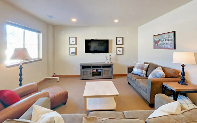 photo 5 of 124 Fairview Lane Home 3 Bedrooms 2.5 Bathrooms Home