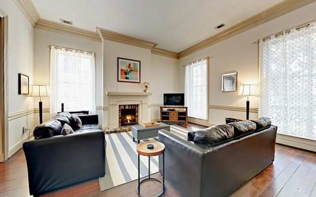 photo 4 of 125 E Liberty Home 2 Bedrooms 2.5 Bathrooms Townhouse