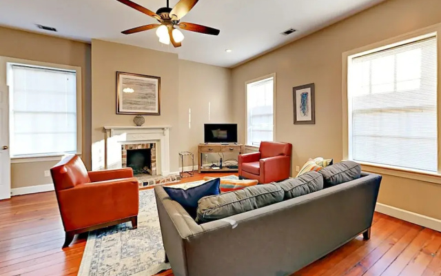 photo 2 of 127 E Liberty Townhouse Unit B 2 Bedrooms 1 Bathroom Townhouse